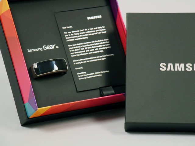 Samsung Gear Fit VIP packaging by Structural Graphics.